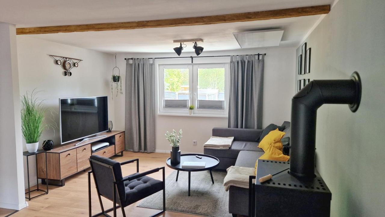 Ferienhaus Seeoase - 70Qm - Kamin -Terrassen - Parkplatz - Badestelle Fusslaeufig 希姆斯塔尔 外观 照片